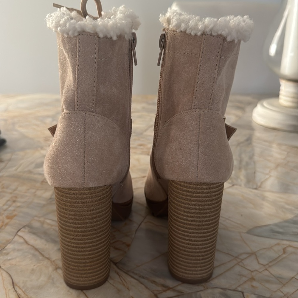 Express Booties - Picture 2 of 7